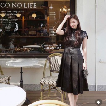 手工高訂珍珠光洋裝 ( 依實際報價，意者請洽IG )